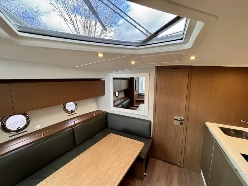 Slide: The Image of BENETEAU GT40 2021 - 34