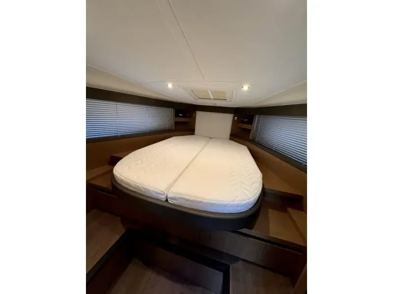 Slide: The Image of BENETEAU GT40 2021 - 36