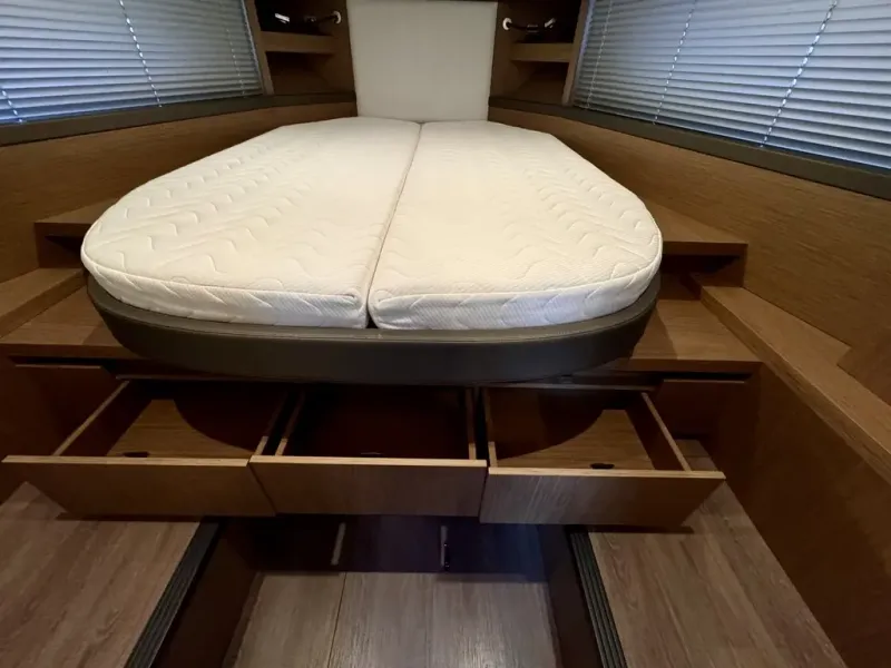 Slide: The Image of BENETEAU GT40 2021 - 39