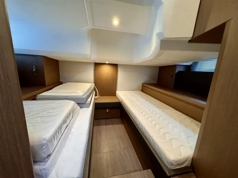 Slide: The Image of BENETEAU GT40 2021 - 44