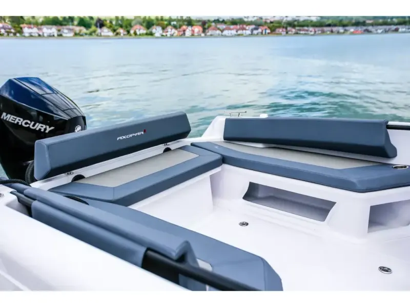 Slide: The Image of Axopar 22 SPYDER 2026 - 12