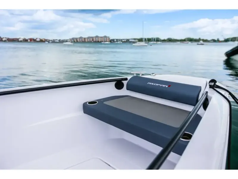 Slide: The Image of Axopar 22 SPYDER 2026 - 9