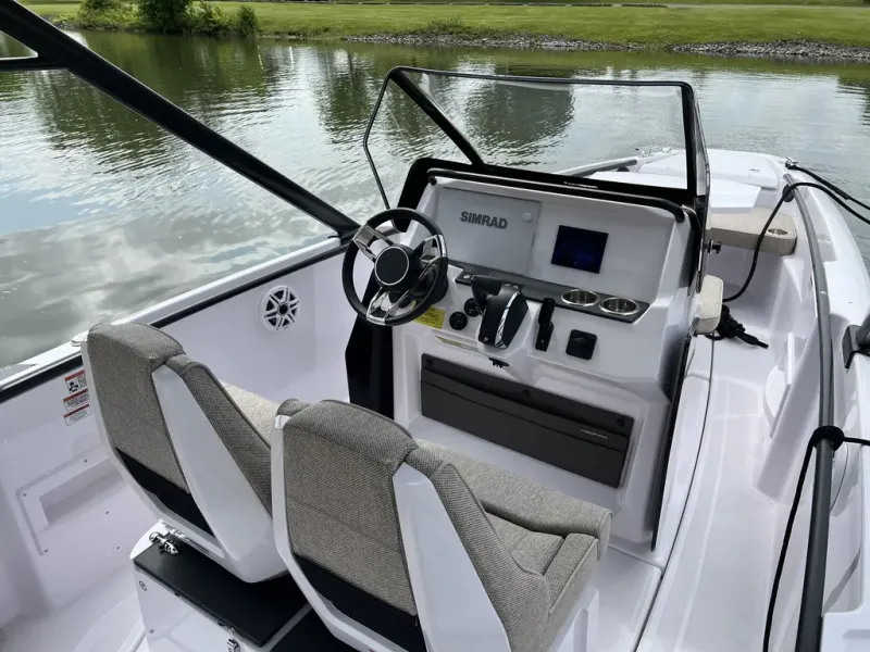 Slide: The Image of Axopar 22 T-TOP 2024 - 11