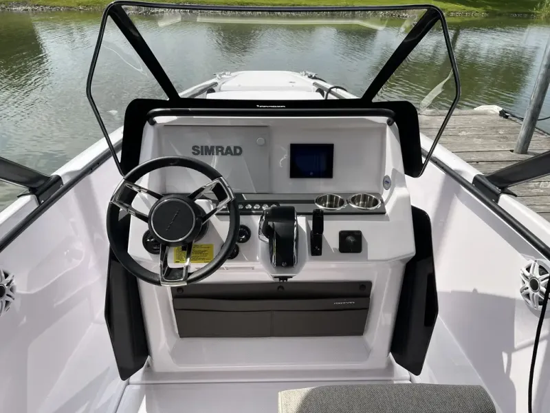 Slide: The Image of Axopar 22 T-TOP 2024 - 12