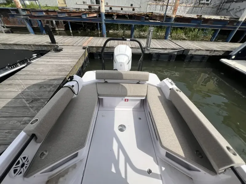 Slide: The Image of Axopar 22 T-TOP 2024 - 16