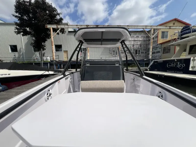 Slide: The Image of Axopar 22 T-TOP 2024 - 18