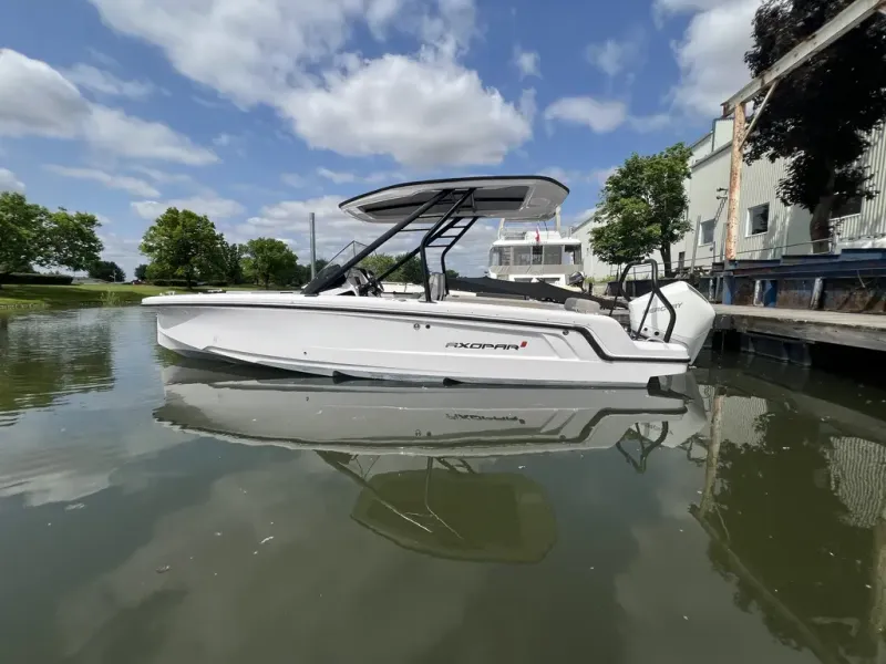 Slide: The Image of Axopar 22 T-TOP 2024 - 2