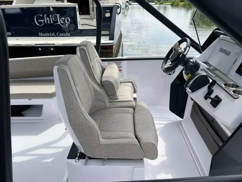 Slide: The Image of Axopar 22 T-TOP 2024 - 9