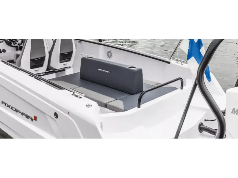 Slide: The Image of Axopar 25 CROSS TOP 2026 - 11