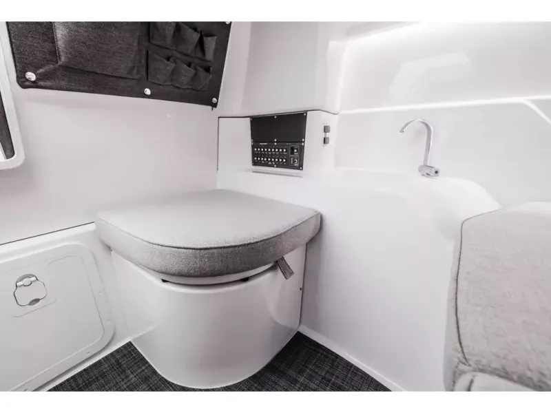 Slide: The Image of Axopar 25 CROSS TOP 2026 - 3