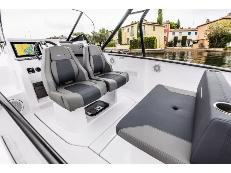 Slide: The Image of Axopar 25 CROSS TOP 2026 - 5