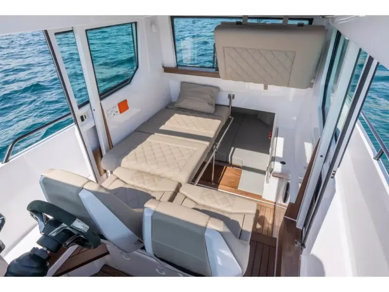 Slide: The Image of Axopar 28 CABIN 2026 - 10