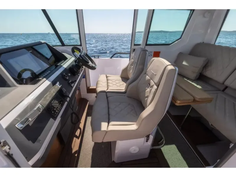 Slide: The Image of Axopar 28 CABIN 2026 - 12