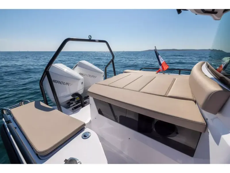 Slide: The Image of Axopar 28 CABIN 2026 - 14