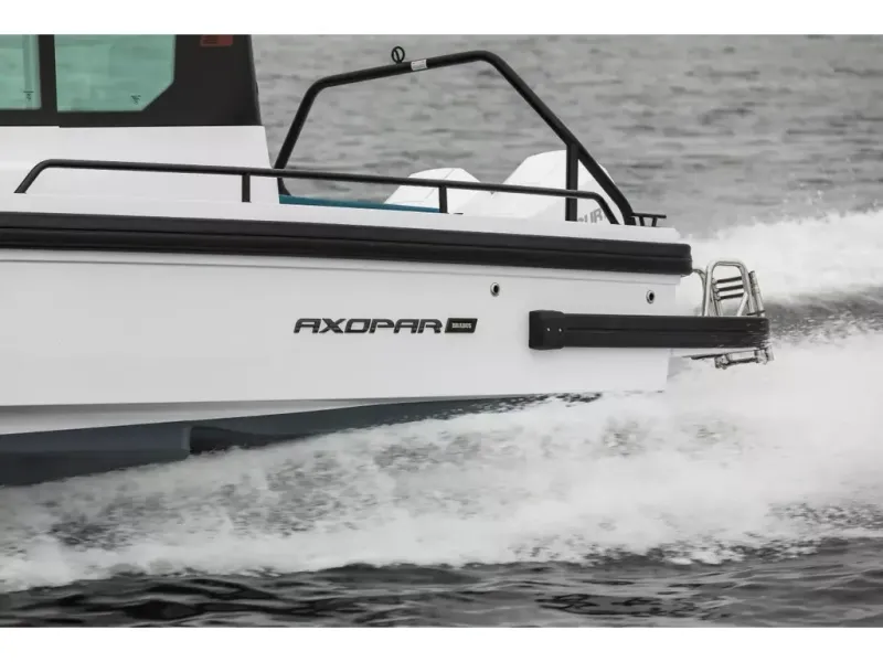 Slide: The Image of Axopar 28 CABIN 2026 - 17