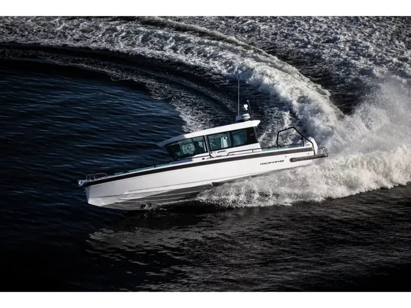 Slide: The Image of Axopar 28 CABIN 2026 - 18