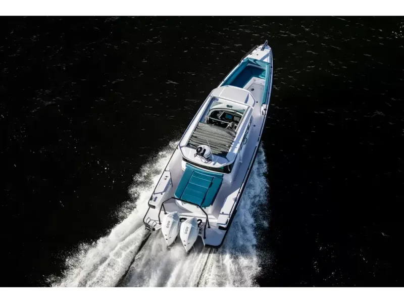 Slide: The Image of Axopar 28 CABIN 2026 - 3