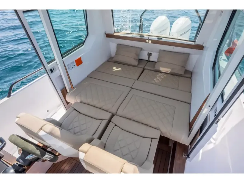 Slide: The Image of Axopar 28 CABIN 2026 - 9