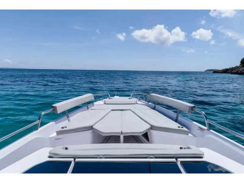 Slide: The Image of Axopar 29 SUN TOP 2026 - 11