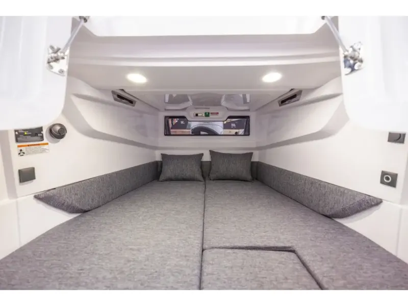 Slide: The Image of Axopar 29 SUN TOP 2026 - 13