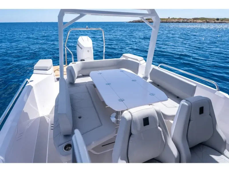 Slide: The Image of Axopar 29 SUN TOP 2026 - 18