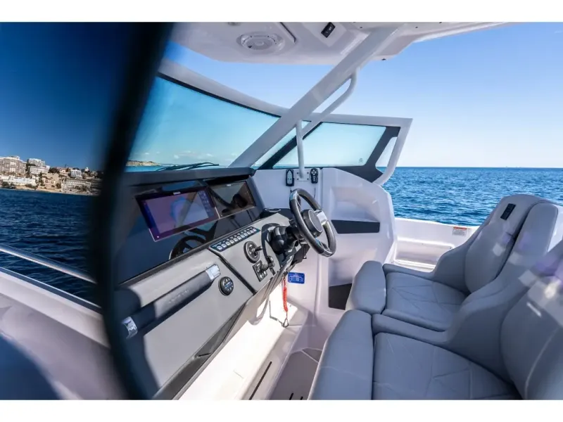 Slide: The Image of Axopar 29 SUN TOP 2026 - 19