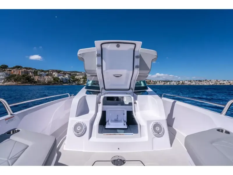 Slide: The Image of Axopar 29 SUN TOP 2026 - 3