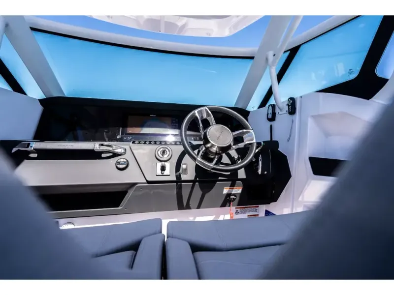 Slide: The Image of Axopar 29 SUN TOP 2026 - 5