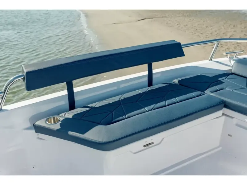 Slide: The Image of Axopar 29 SUN TOP 2026 - 9