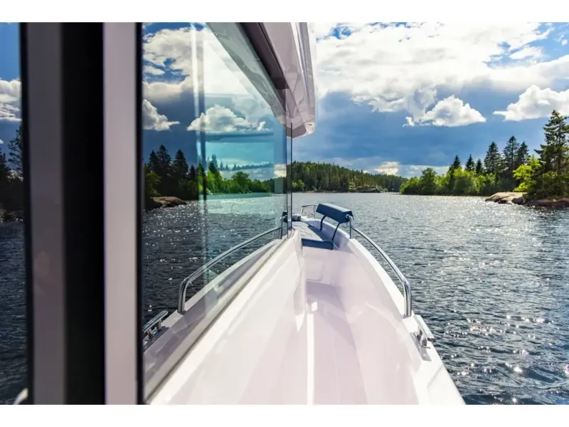 Slide: The Image of Axopar 29 XC CROSS CABIN 2026 - 16