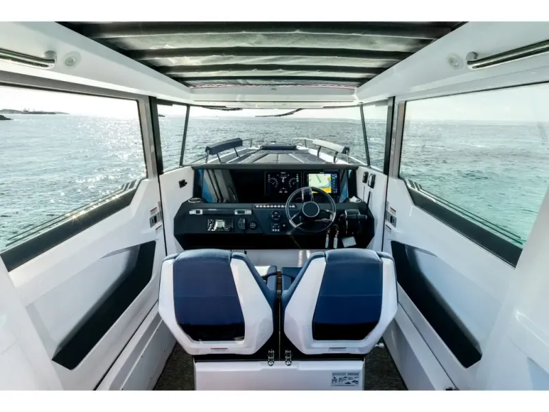 Slide: The Image of Axopar 29 XC CROSS CABIN 2026 - 19