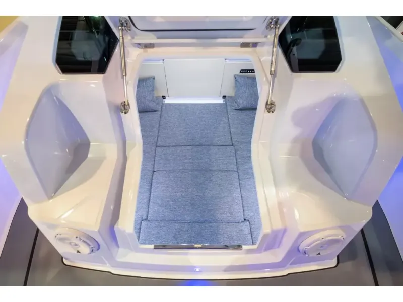 Slide: The Image of Axopar 29 XC CROSS CABIN 2026 - 6