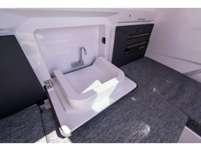 Slide: The Image of Axopar 29 XC CROSS CABIN 2026 - 7