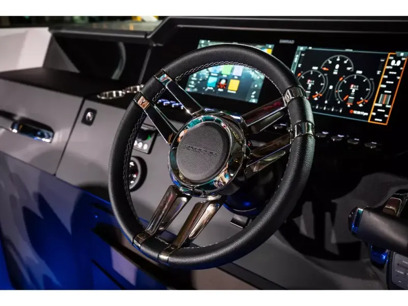 Slide: The Image of Axopar 37 SPYDER 2026 - 10