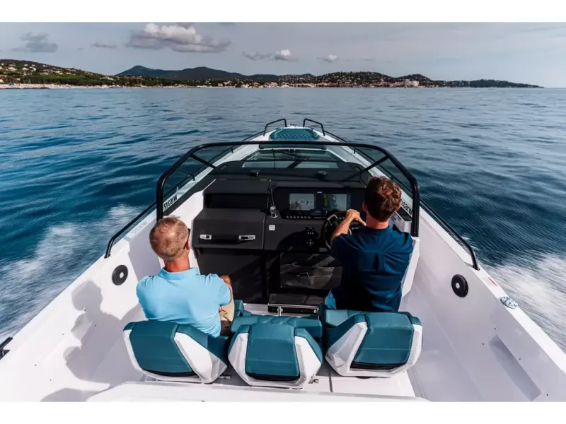 Slide: The Image of Axopar 37 SPYDER 2026 - 4