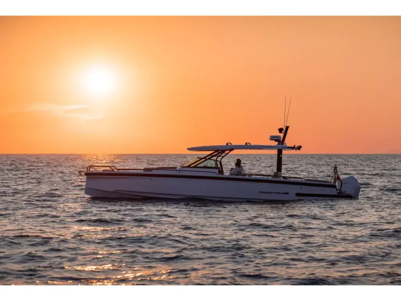 The Image of Axopar 37 SUN-TOP 2026 - 0