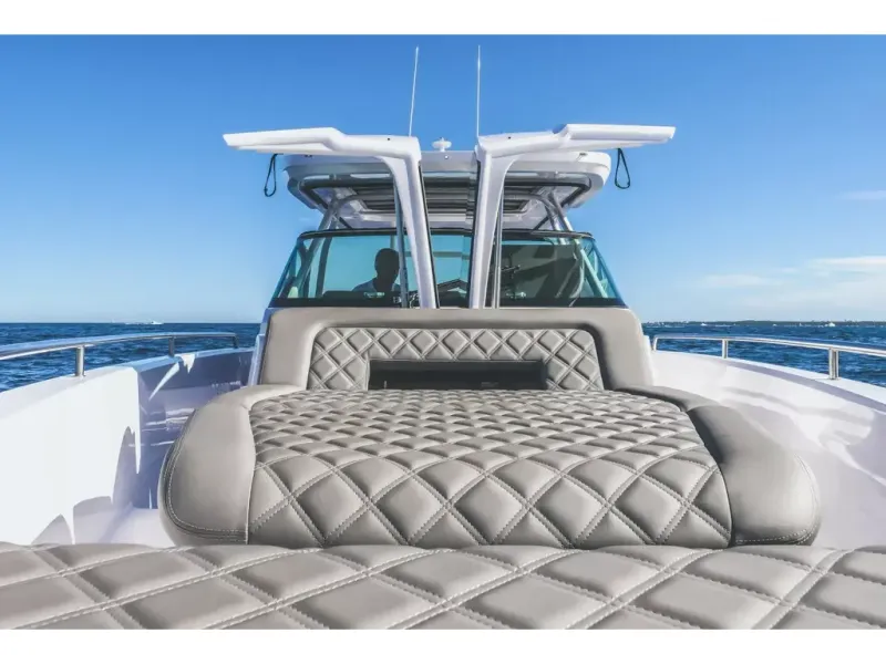 Slide: The Image of Axopar 37 SUN-TOP 2026 - 10