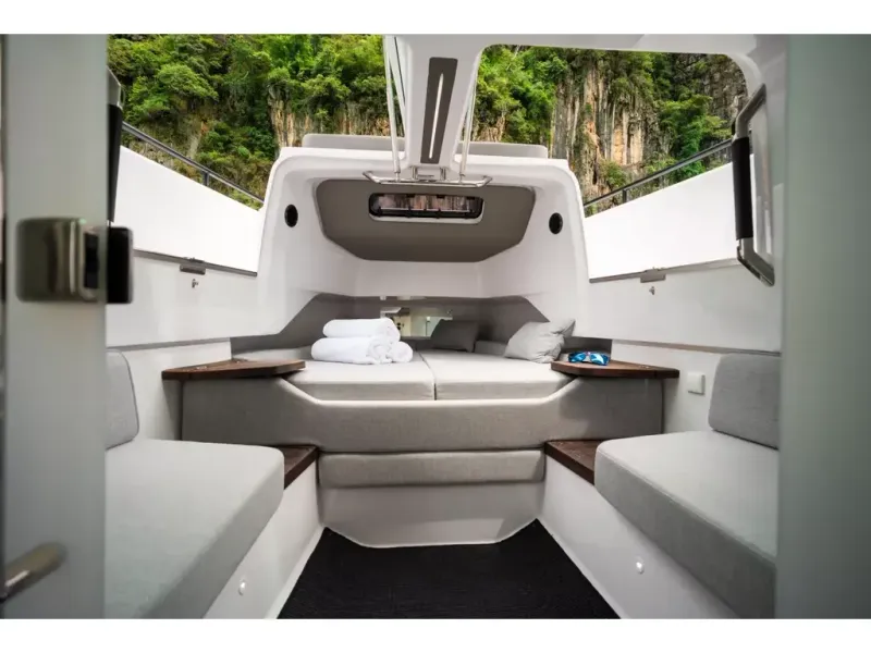 Slide: The Image of Axopar 37 SUN-TOP 2026 - 15