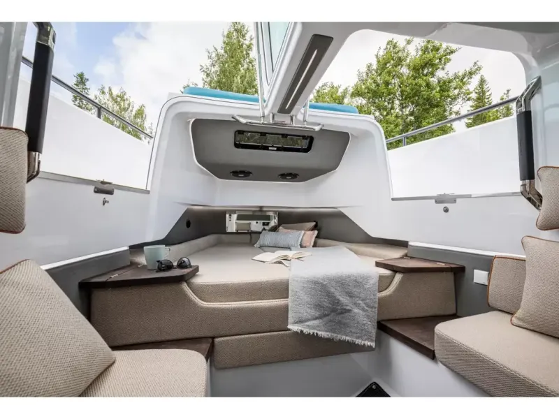 Slide: The Image of Axopar 37 SUN-TOP 2026 - 16