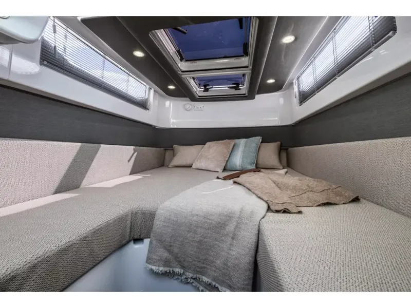 Slide: The Image of Axopar 37 SUN-TOP 2026 - 17