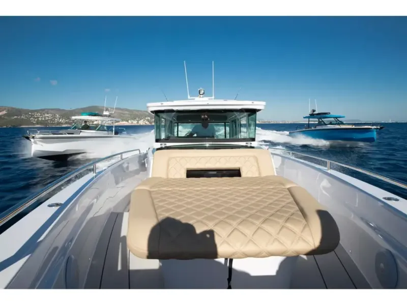 Slide: The Image of Axopar 37 XC CROSS CABIN 2026 - 15