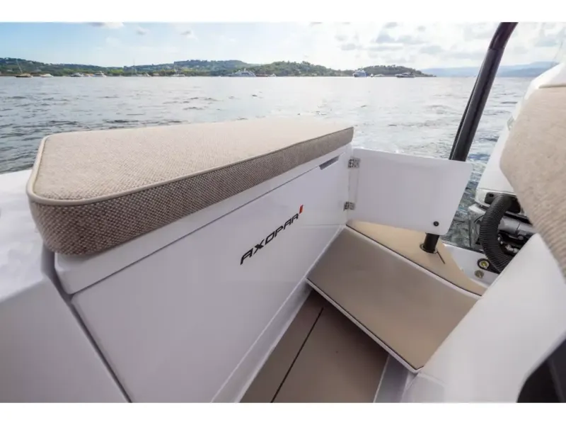 Slide: The Image of Axopar 37 XC CROSS CABIN 2026 - 3