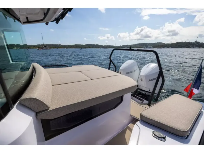 Slide: The Image of Axopar 37 XC CROSS CABIN 2026 - 7