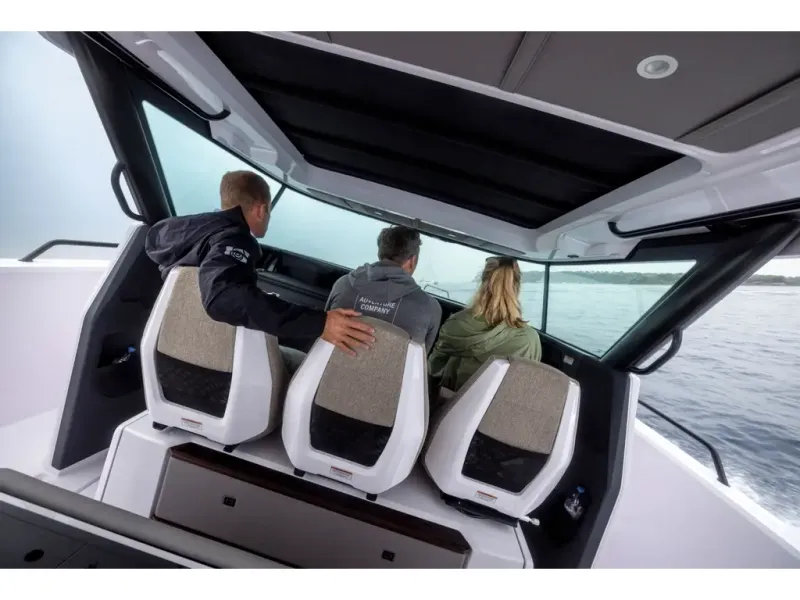 Slide: The Image of Axopar 45 CROSS TOP 2026 - 10