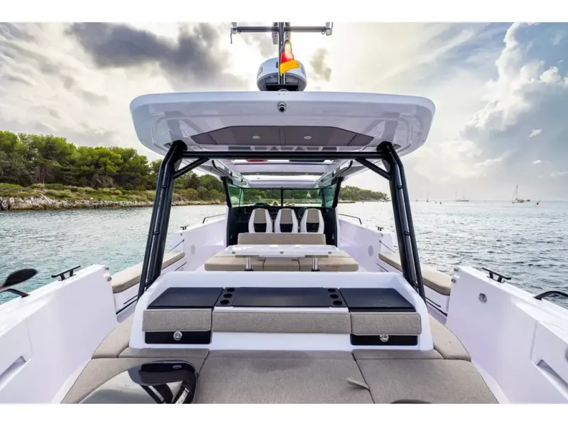 Slide: The Image of Axopar 45 CROSS TOP 2026 - 2