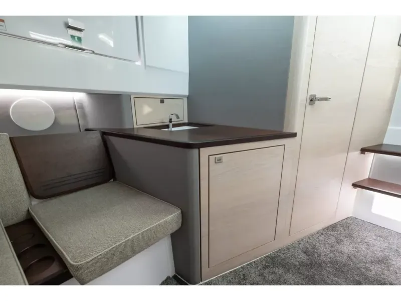 Slide: The Image of Axopar 45 CROSS TOP 2026 - 5