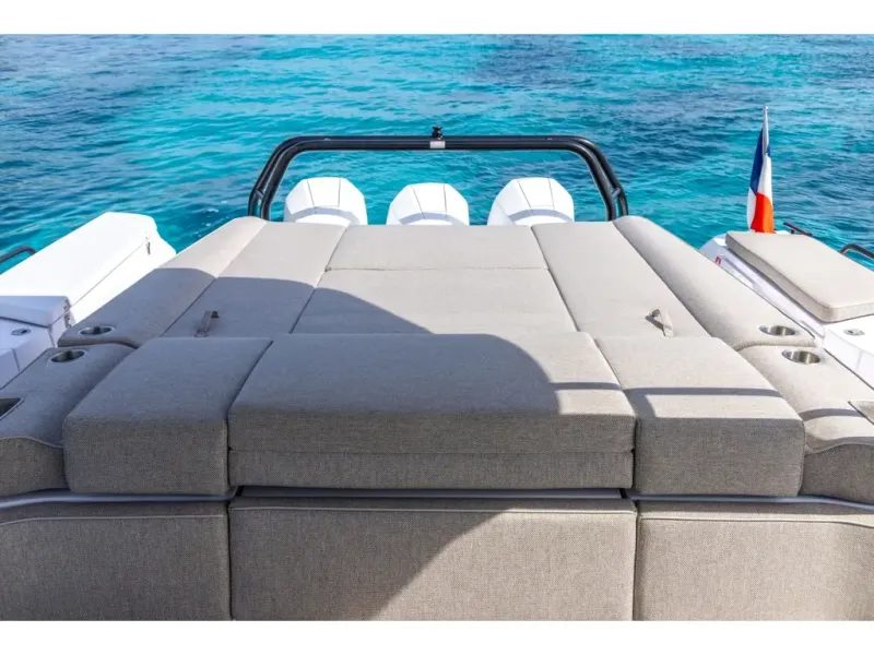 Slide: The Image of Axopar 45 CROSS TOP 2026 - 8