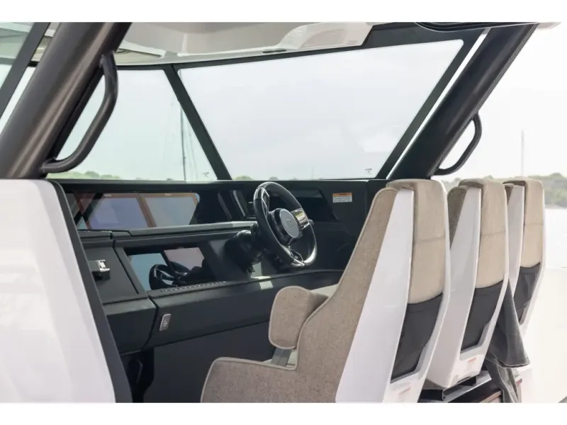 Slide: The Image of Axopar 45 CROSS TOP 2026 - 9