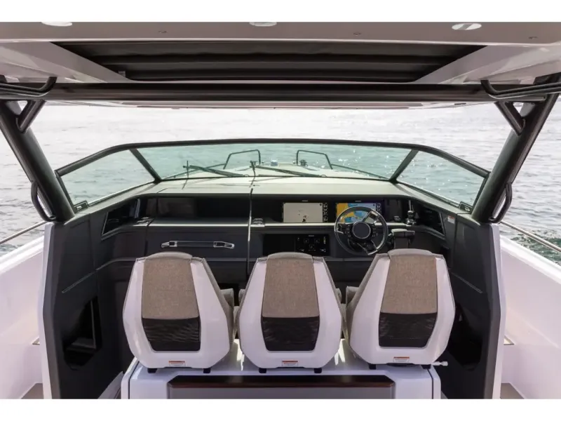 Slide: The Image of Axopar 45 SUN-TOP 2026 - 12