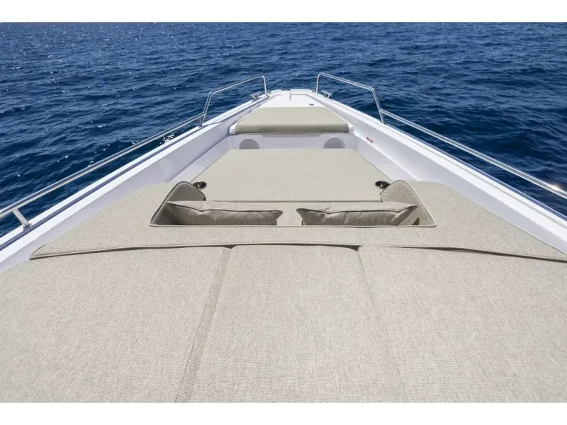 Slide: The Image of Axopar 45 SUN-TOP 2026 - 16